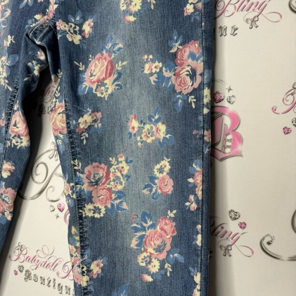 Illegal jeans capris floral denim pink cream blue printed flowers all over 🌸 - Picture 6 of 9